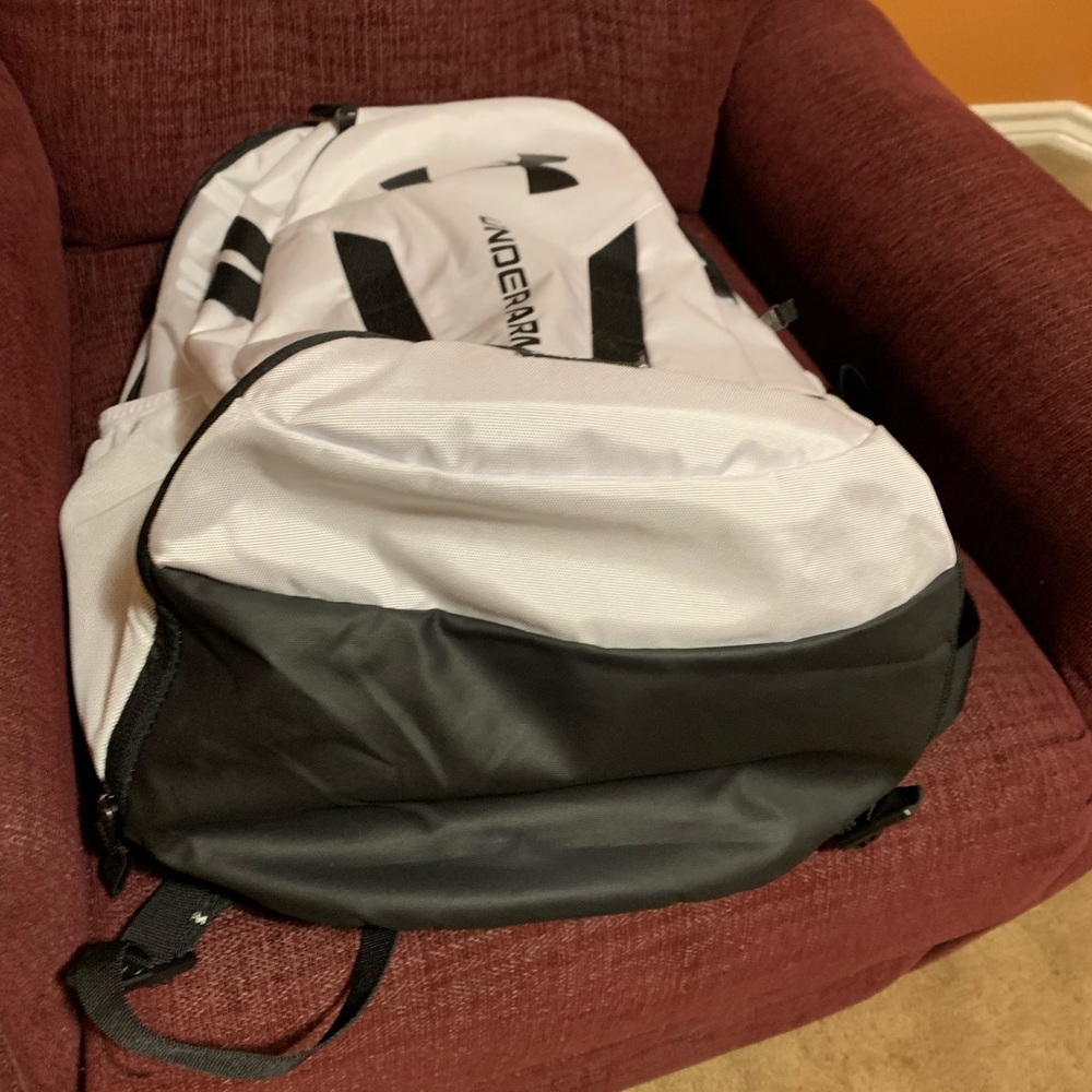 New without tags Back Pack - Picture 3 of 4